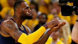 SLUČAJ ‘ASTORI’ POVEĆAO OPREZ: Šampion NBA lige morao da se povuče na neodređeno zbog problema sa srcem (FOTO)