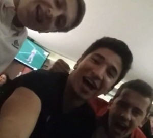 ATMOSFERA NIJE NI MOGLA BITI DRUGAČIJA: Šta se pevalo u svlačionici Orlića?! (VIDEO)