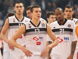 POTRAŽIO UTEHU: Gde je Bogdan Bogdanović bio dok je Partizan gubio titulu? (FOTO)