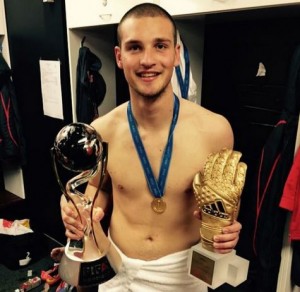 SINAN RAJKOVIĆ: Kako peva naš reprezentativni golman (VIDEO)