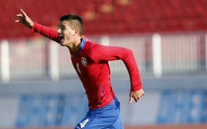 KAKVA GOLČINA: Milinković Savić kao Pirlo, majstorijom Srbiji doneo prednost (VIDEO)