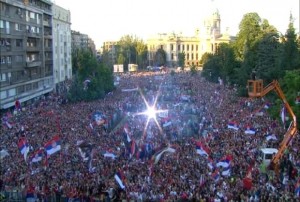 SKANDAL NA DOČEKU: Savi Miloševiću i FSS ‘Naprednjaci’ zabranili ulaz na balkon