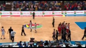 Ana Dabović pogodila sa pola terena