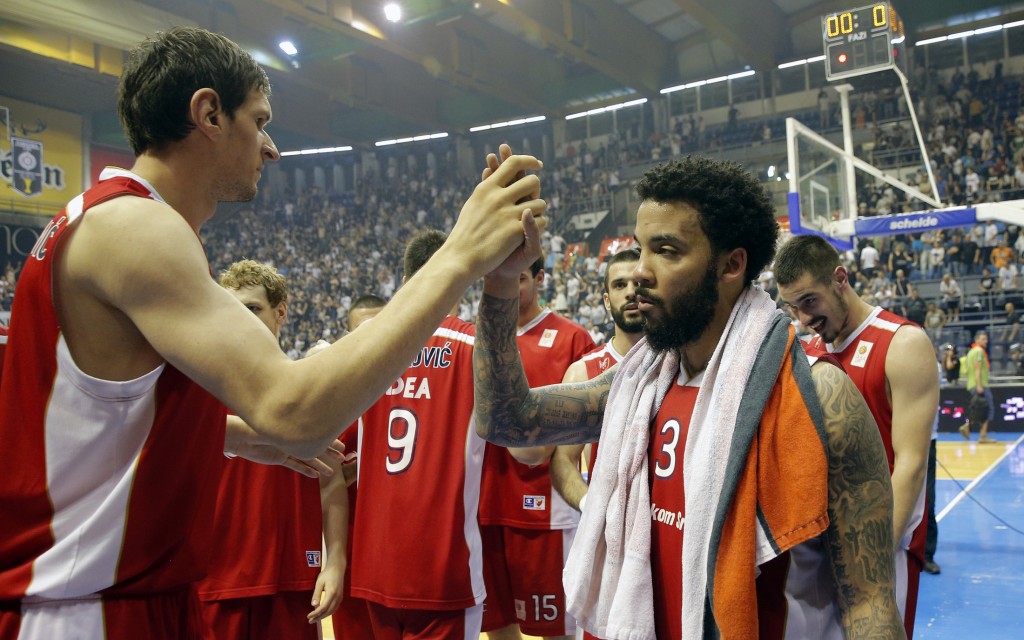 FOTOGALERIJA: Velika podrška miljenika Grobara, prekid zbog stolice, nervoza Partizana i pobeda Zvezde