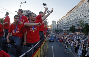 MAKSIMOVIĆU MURAL: A za kapitena spreman HIT OGLAS! (FOTO)