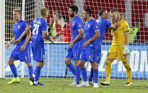 NIŠ POZDRAVIO SVOJE HEROJE: Gradonačelnik i ‘Meraklije’ dočekali fudbalere Radničkog (VIDEO)