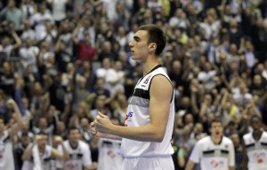 SAGA SE NASTAVLJA: Milutinov oblači crveno-beli dres!?