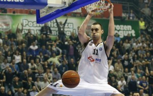 I TO SE DESILIO: Evo kako Milutinovu stoji crveno-belo! (FOTO)