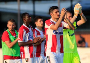 FOTOGALERIJA SA VRAČARA: Žega, (ne)ozbiljnost, osam komada i jedna svetla tačka gradskog derbija! (FOTO)