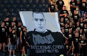 FOTOGALERIJA: ‘Vatromet’ Partizana, Grobari prozvali Terzića, Zvezdu i Steauu (FOTO)