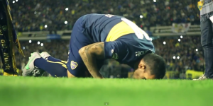 TRESLA SE BOMBONJERA, MARADONA U TRANSU: 50.000 navijača Boke spektakularno dočekalo Karlitosa!