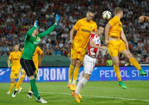 NA TRŽIŠTU: Defanzivac koji je bio letošnja želja Partizana i Zvezde slobodan igrač!?