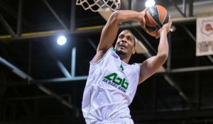 NIŠTA ZVEZDA: Atraktivni Amerikanac završio u Zagrebu (VIDEO)