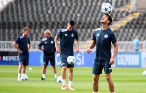 FOTOGALERIJA: Fudbaleri BATE Borisova osetili ‘travnati tepih’ u Humskoj (FOTO) (VIDEO)