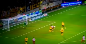 DAME I GOSPODO – ‘ŠKORPION’: Da li je ovo već sada najlepši gol sezone u Evropi!? (VIDEO)