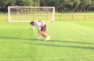 OVAKO SE ‘SPREMA’ ZA SEZONU: Bejlovi ‘vrtoglavi’ penali i akrobatski volej nad vodom (VIDEO)