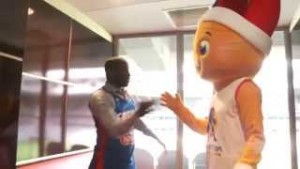 Kako stadion postaje košarkaška dvorana