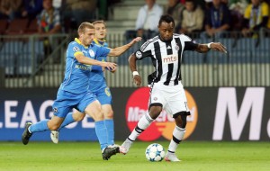 SAMI NA PLAŽI: Evo kako su Stojke, Lola i Babić bodrili Partizan (FOTO)