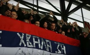 KAKAV GEST: Navijači Augzburga raširili dirljiv transparent na ćirilici za preživelog Srbina! (VIDEO)