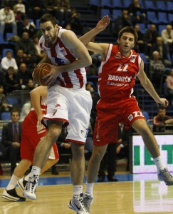 PRAVIĆE DRUŠTVO TEPIĆU: Bivši igrač Partizana i Zvezde ponovo u crno-belom dresu