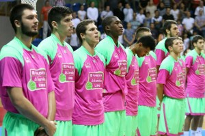 ZANIMLJIV SAVET: Ko ide da gleda Zvezda – Mega, neka ponese NAOČARE ZA SUNCE!? (FOTO)