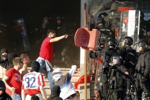 OBEZBEĐENJE: Čak 2.800 policajaca na derbiju, angažovan SAJ za obaranje drona!