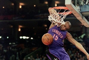 DA SE NE ZABORAVI: Tačno pre 15 godina Vins Karter izveo najbolje zakucavanje svih vremena (VIDEO)