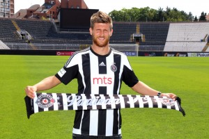 ČAST: Alen Stevanović u crno-belom dresu (FOTO)