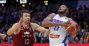 EUROBASKET 2015: Letonci mučili Francuze samo jedno poluvreme, domaćin u polufinalu sa Španijom