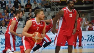 OZBILJAN PROBLEM ZA NEKADAŠNJEG ZVEZDINOG IGRAČA: Korona ga odvaja od terena na čak tri meseca!