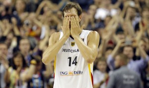 LEGENDA JE U SUZAMA OTIŠLA U LEGENDU: Novicki se oprostio od dresa reprezentacije (VIDEO)