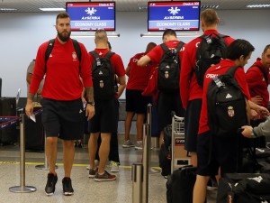 SRBIJU NISU DOBRO DOČEKALI: Hotel u Berlinu produžio krevete zbog košarkaških ‘divova’