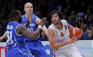 EUROBASKET 2015: Kako bez Srba – Teova asistencija uz pogled ka klupi na listi najlepših poteza (VIDEO)