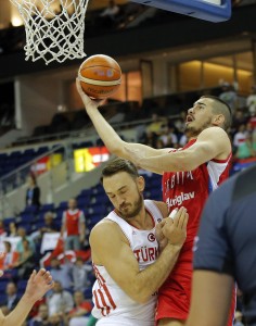 POČELO JE: ‘Banana’ Kalinića i fenomenalno zakucavanje Kuzmića (VIDEO)