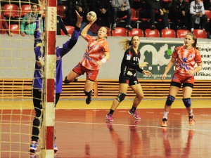 SRLS: Tigrice se igrale sa Jagodinkama (FOTO)