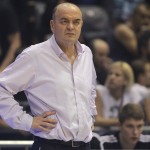 DUŠKO VUJOŠEVIĆ HITNO PRIMLJEN U BOLNICU: Pogoršano zdravstveno stanje legendarnog trenera!