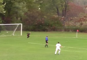 MAGIJA: Napravio salto, bacio aut i zabio golčinu (VIDEO)