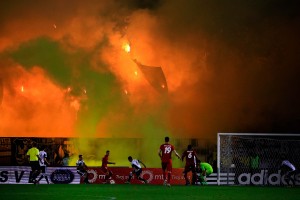 OGLADNELI GROBARI: Šta se klopalo u Humskoj tokom meča sa Javorom? (FOTO)