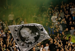 FOTOGALERIJA: Grobari ‘dimovima’ i pesmom vodili Cvetkovića i drugare do pobede (FOTO)