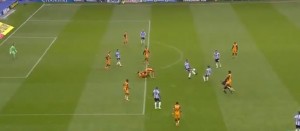 ‘OSAKATIO’ SUDIJU, A NIJE DOBIO NI ŽUTI: Fudbaler Hala izbacio arbitra sa meča (VIDEO)