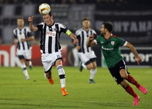 DOĐITE OVAMO: Šta su to Grobari imali da poruče igračima na poluvremenu? (VIDEO)