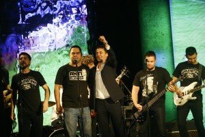 OVACIJE, APLAUZ, PESME, SUZE: I sve ovo malo je za Saleta kapitena! (VIDEO)