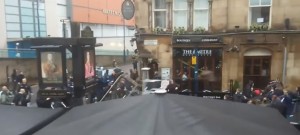 HAOS U MANČESTERU: Tuča navijača Sitija i Sevilje, ali otkud u celoj priči i Poljaci? (VIDEO)