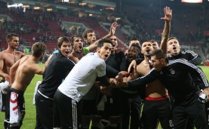 SLAVNI KLUB, SVIMA ZNAN: Slavlje Grobara i fudbalera na WWK areni (VIDEO)