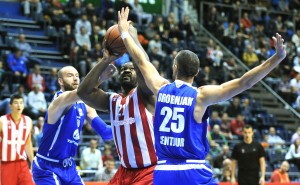 ZEMLJOTRES NA KALEMEGDANU: Najveće pojačanje ovog leta napušta Zvezdu? (FOTO)