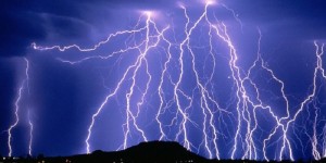 STRAŠNO: Grom ubio fudbalera u Boliviji (VIDEO)