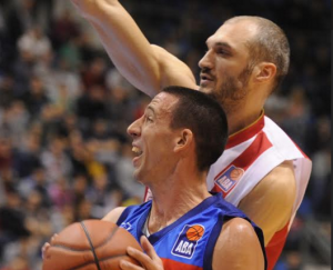 KAKO DA POBEDI ZVEZDA: Kad Radivojević ‘izvede’ Simonovića iz Pionira, a onda pogodi sa Bogoslovije (VIDEO)