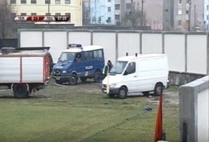 PAROLA SNAĐI SE: Vatrogasci vuku ambulantna kola iz blata, neće povređeni fudbaler nigde… (VIDEO)