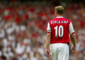 NA DANAŠNJI DAN DESILA SE MAGIJA: Jedan od najlepših pogodaka u istoriji Premijer lige (VIDEO)