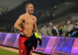 OŽEGOVIĆ PROVOCIRAO, GROBARI VREĐALI: Incidenti posle meča u Humskoj